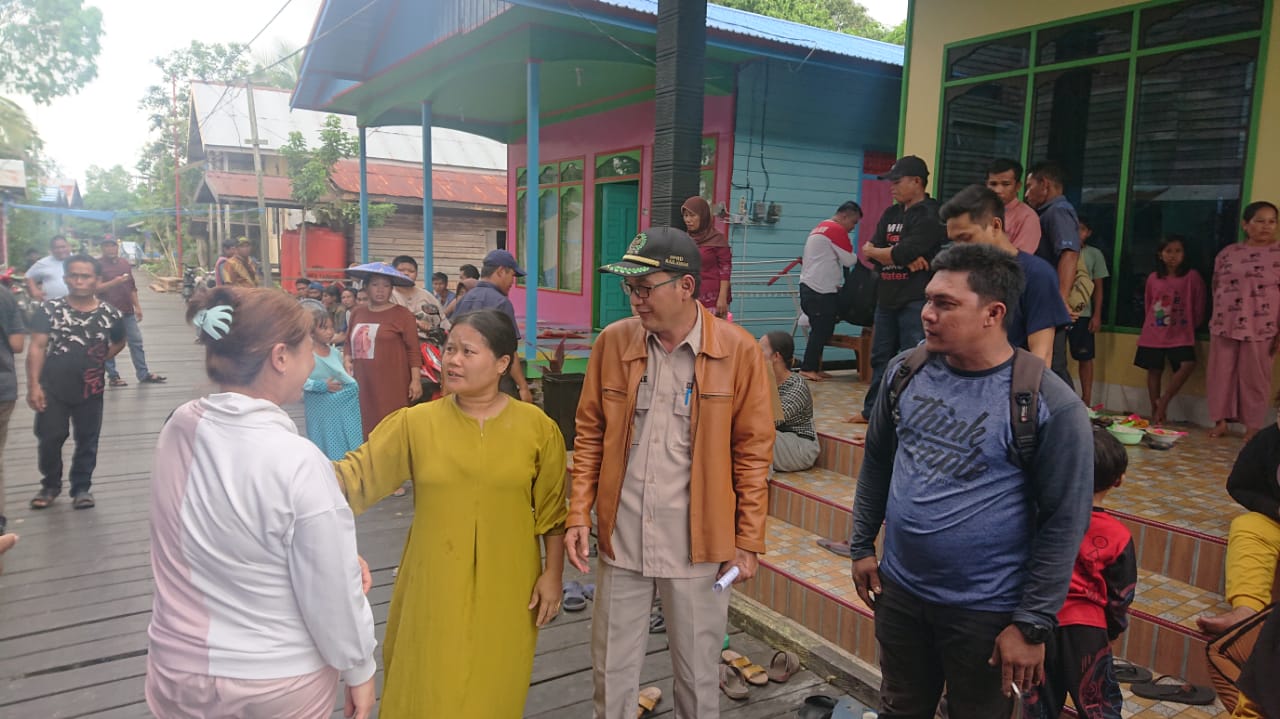Fotp : Alif Turiadi saat mengunjungi Desa Kupang Baru, Kecamatan Muara Kaman, Kukar.