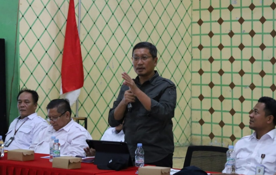 Asisten III bidang Administrasi Umum Sekretariat Daerah Kabupaten Kukar, Dafip Haryanto menghadiri kegiatan Rakor penegasan batas delineasi IKN di Kabupaten Kukar.