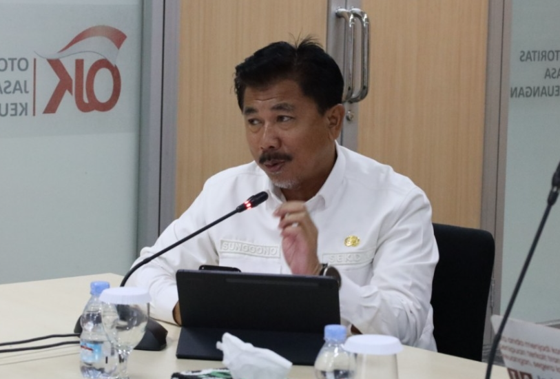 Sekretaris Daerah (Sekda) Kutai Kartanegara (Kukar) Sunggono hadiri undangan Rapat Pembahasan Program Kerja Ekosistem Keuangan Inklusif (EKI) Tim Percepatan Akses Keuangan Daerah (TPAKD) Kutai Kartanegara Tahun 2025.