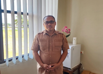 Kepala Desa Loa Raya, Martin.