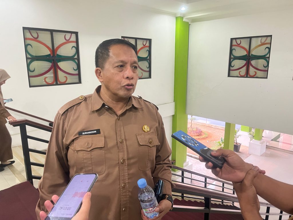 Plt Kepala Disperindag Kukar, Burhanuddin. (Voxnews.id)