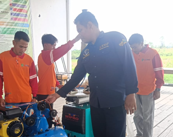 Suasana Pembekalan oleh Disnakertrans Kukar di Desa Sebemban, Kecamatan Muara Wis. (Ist)